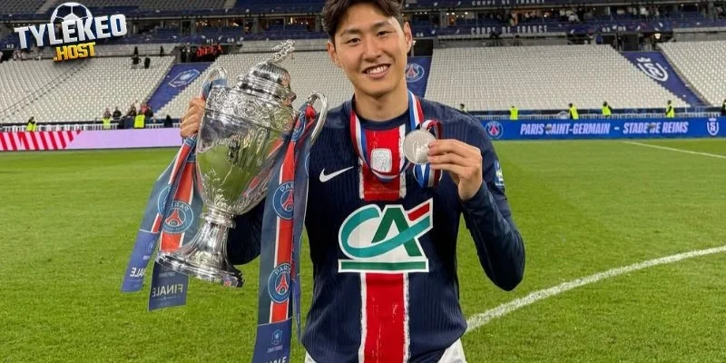 Atletico chiêu mộ Lee Kang In