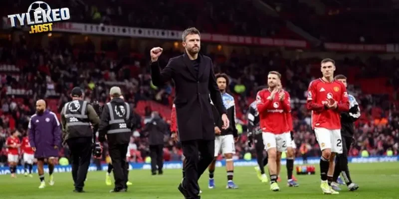 HLV Michael Carrick có tư duy chiến thuật nhạy bén
