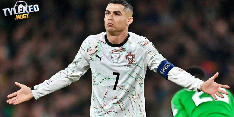 Chấn động Ronaldo chấn thương nặng