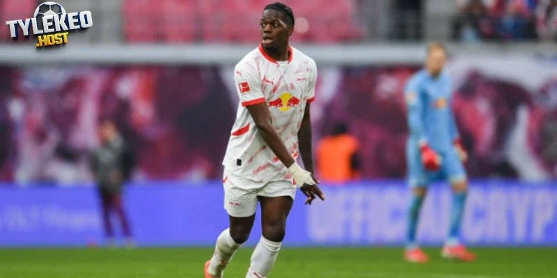 MU chốt Castello Lukeb và David Raum, Liverpool chào đón Camavinga