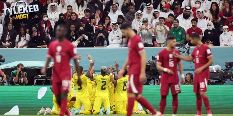Qatar dọa cắt lương, Rashford thành bài toán Barca và MU